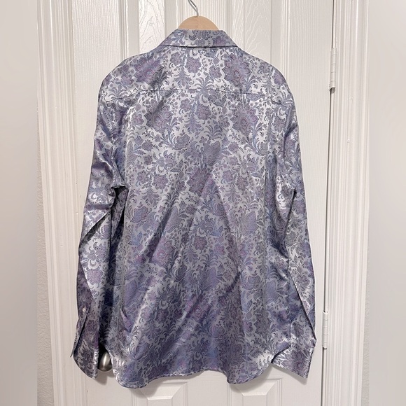 NWT Robert Graham
Floral Brocade Silk-Blend Shirt - Picture 10 of 11